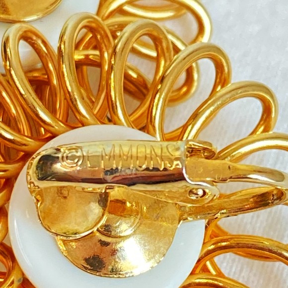 Emmons Sunflower Earrings Large Gold Tone And White Cabochon Clip on - Picture 5 of 5